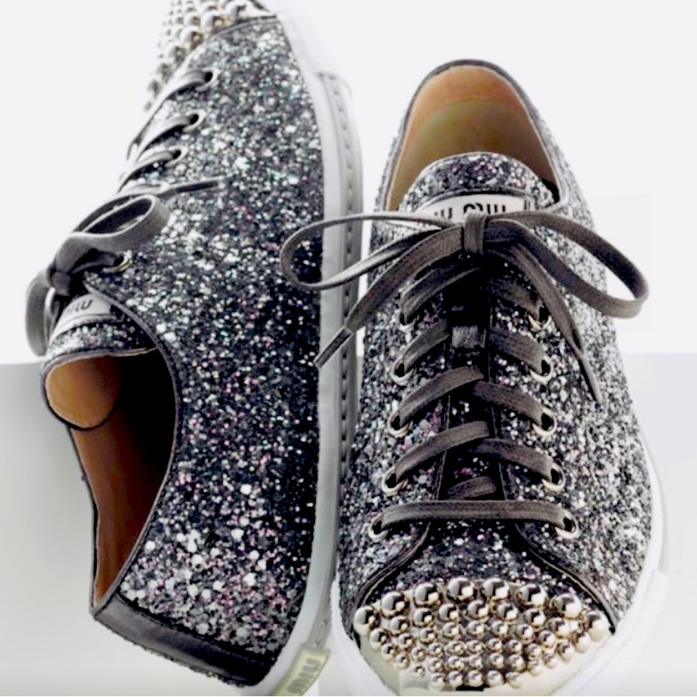 MIU MIU Grayish Silver Shinny Studded Toe used Sneakers